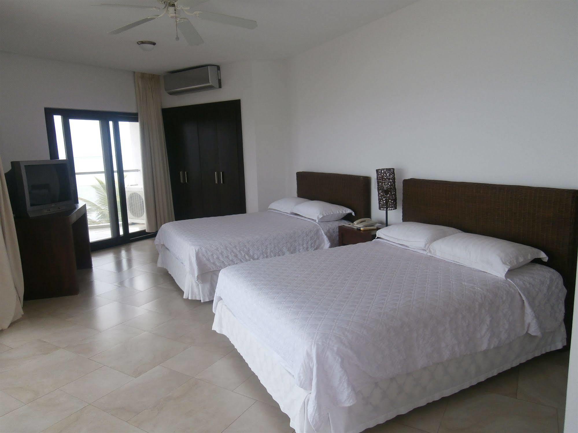 Hotel Makana Resort Tonsupa Exterior photo