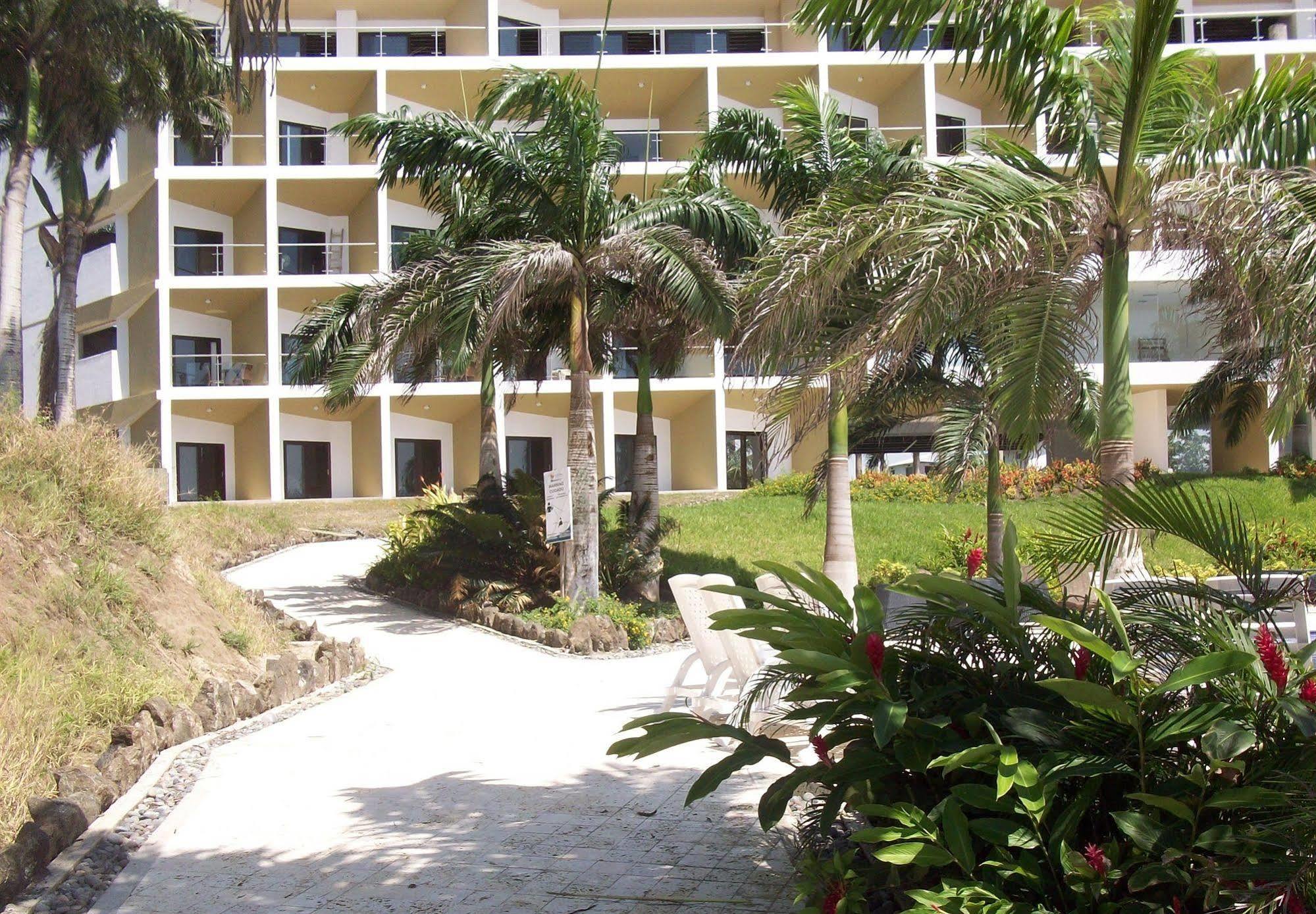 Hotel Makana Resort Tonsupa Exterior photo